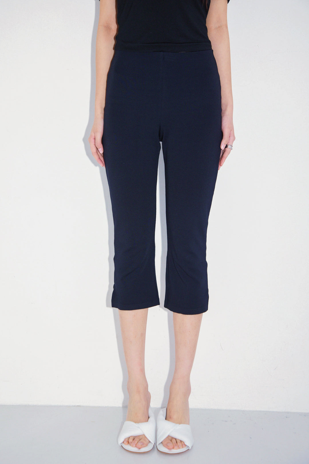 Collagen Ribbed Capri Pants