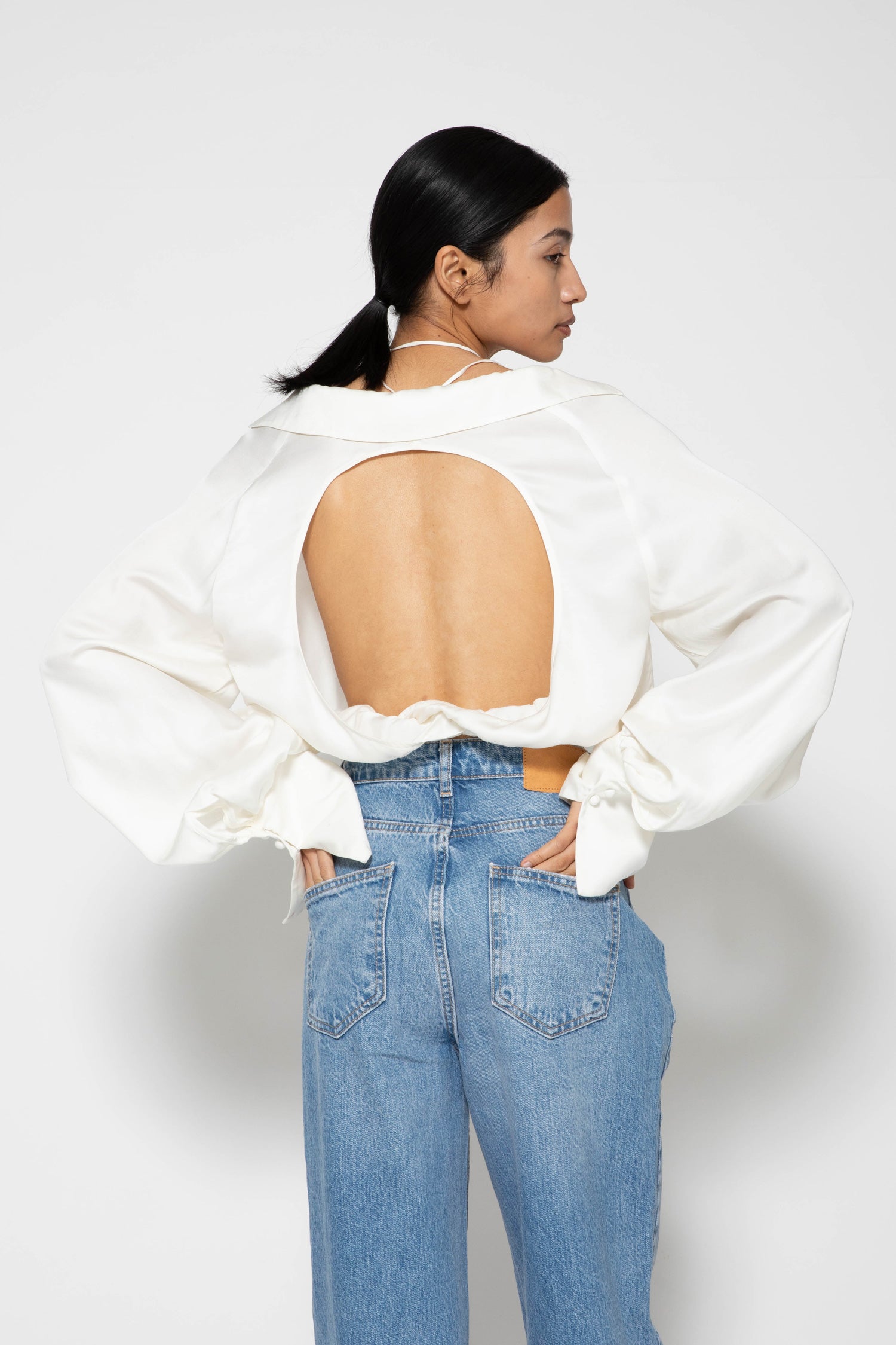 トップス determ; collagen satin open back blouse determ; collagen satin open back blouse