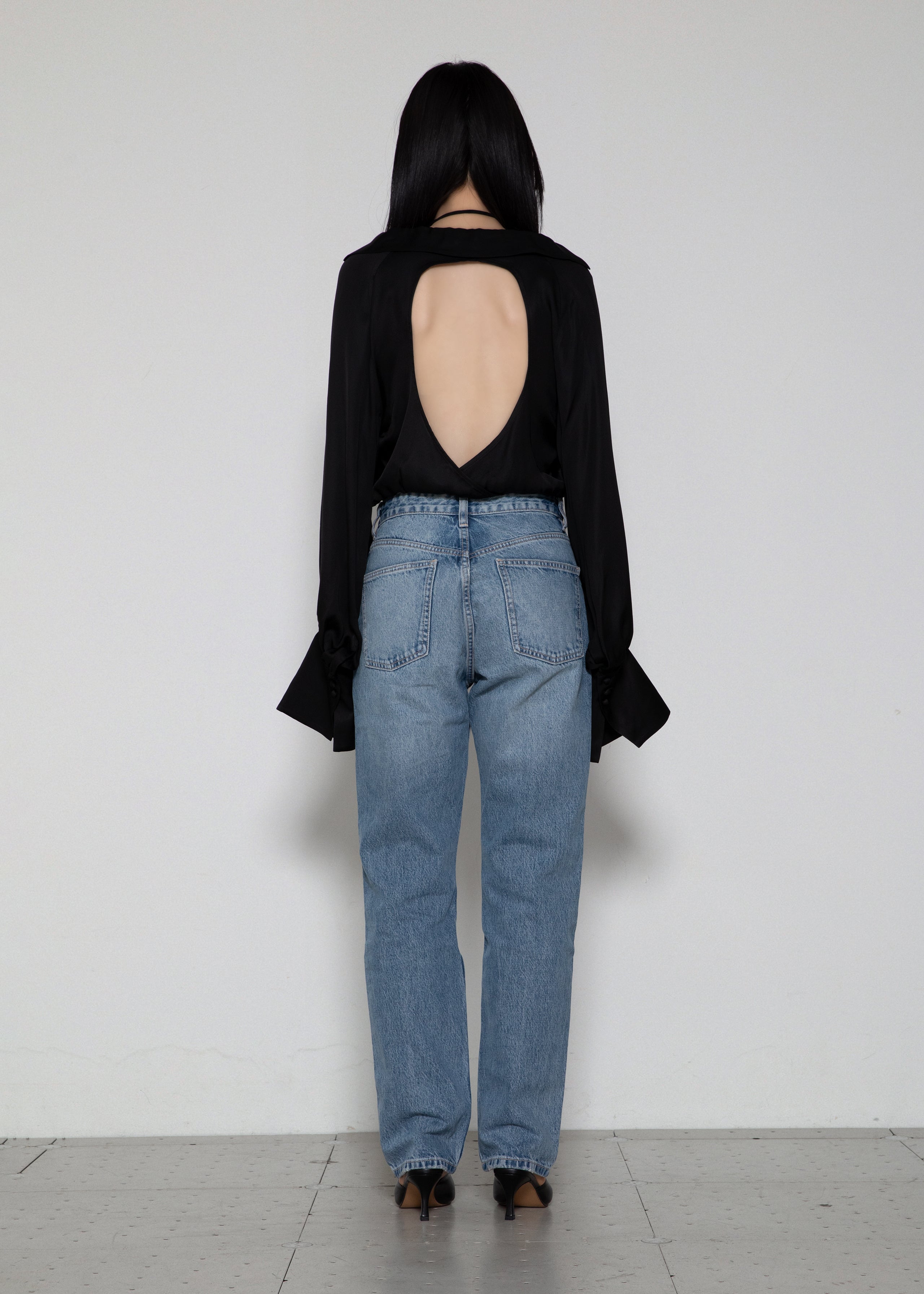 トップス determ; collagen satin open back blouse determ; collagen satin open back blouse