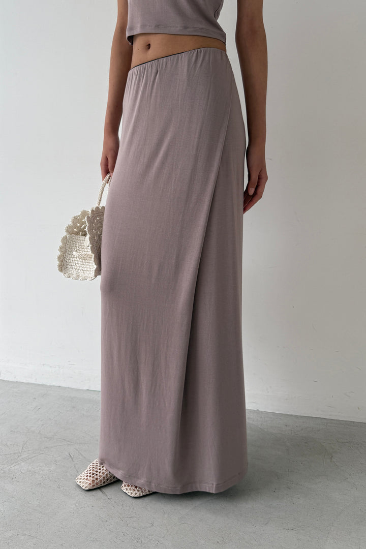 Collagen Waistband Maxi Skirt
