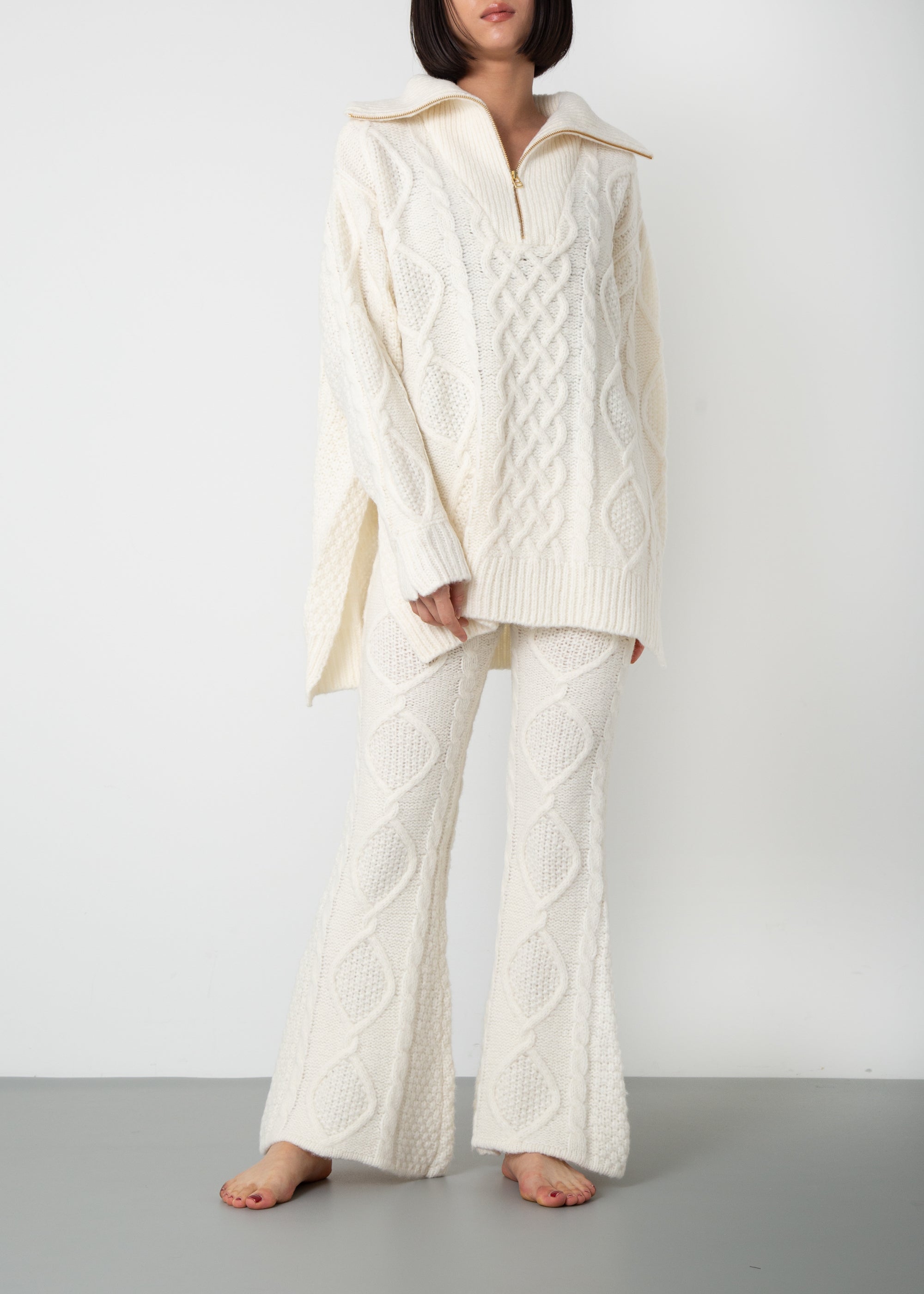 ZIPPED CABLE KNIT (TOP)